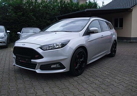 Ford Focus 2,0 EB ST*Navi*Kamera*PDC hi.*47704 Km