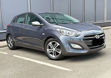Hyundai i30 Trend 1.4, EZ 2016, 95.000 km, 8-fach TÜV 02/2027
