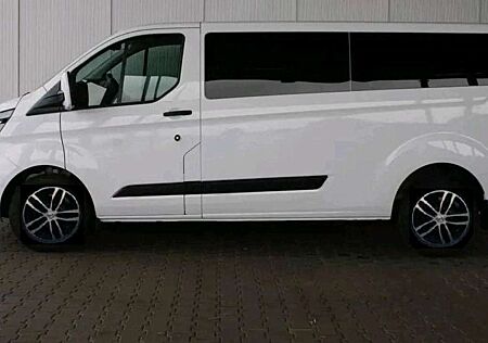 Ford Transit Custom 9-Sitzer, (L2 Langversion)