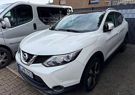 Nissan Qashqai N-Connecta Panorama Dach