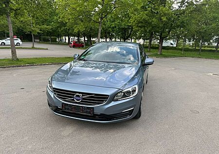 Volvo V60 Linje Svart