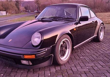 Porsche 911 Carrera 3,2L deutsch uni schwarz Scheckh. gepf.Top