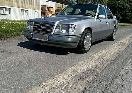 Mercedes-Benz E 200 Bj 1993