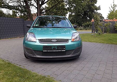 Ford Fiesta 1.3i TÜV 07/2027NEU SERVO ZENTRAL ABS KLIMA ALU