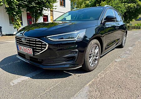 Ford Focus Turnier Titanium X Aut.AccAhkB&oVirtualLed