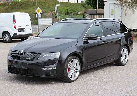 Skoda Octavia Combi RS DSG Panorama Navi Xenon ACC