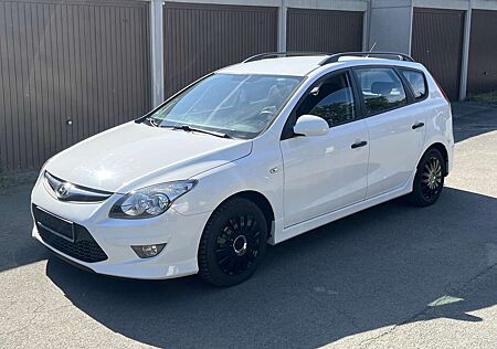 Hyundai i30 Classic 1.4 KLIMA 8 FACH ANHÄNGERKUPPLUNG