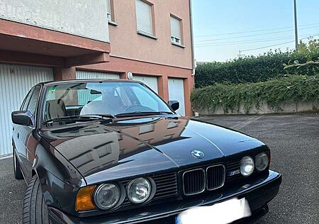 BMW M5 3.6i