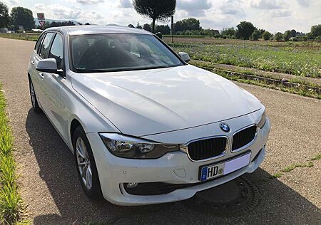 BMW 320i 320 Touring Aut.