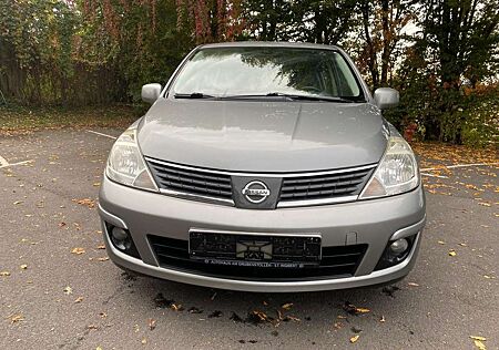 Nissan Tiida 1.8 acenta