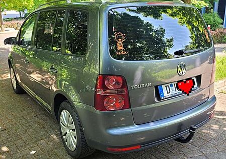 VW Touran Volkswagen 1.6 Trendline 7-SITZER KLIMAAUTOMATISCH TÜV NEUE