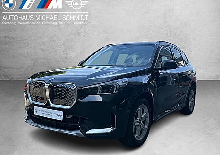 BMW iX1 xDrive30 xLine DAB LED RFK Komfortzg. Shz