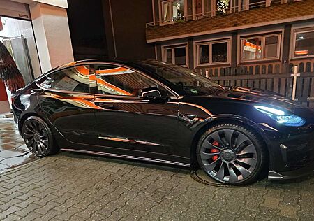 Tesla Model 3 Langstreckenbatt. Allradantrieb Dual Motor