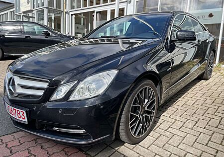 Mercedes-Benz E 300 Coupe BlueEFFICIENCY 7G-TRONIC Elegance