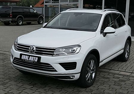 VW Touareg Volkswagen Terrain Tech StylePaket AHK/R-Cam/8xAlu