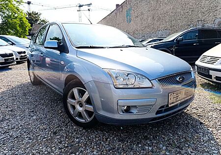 Ford Focus Lim. Ghia-KLIMA-TEMPO-AUTO