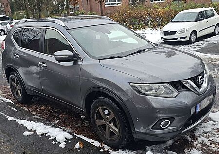 Nissan X-Trail / Automatik / EZ 2015 / Allwetterre