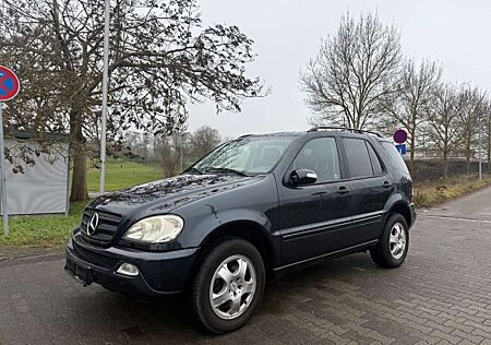 Mercedes-Benz ML 320 AUTOMAT*LEDER*AHK*NAVI*PDC*TEMP*KLIMA*SHZ