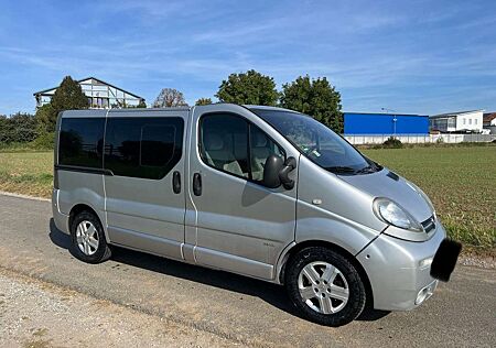Opel Vivaro Tour ** 8 Sitzer ** TüV NEU