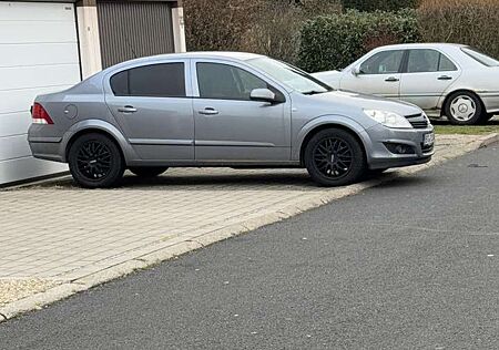 Opel Astra 1.6 Edition