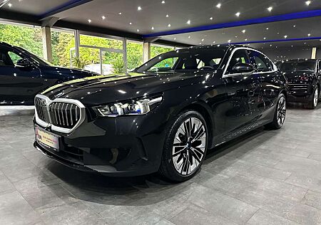 BMW 520 d Limousine /LEDER /HEAD-UP /360°KAM/ 20ZOLL