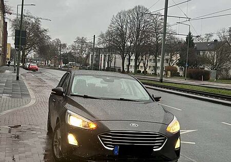 Ford Focus 1.0 EcoBoost Start-Stopp-System COOL&CONNECT