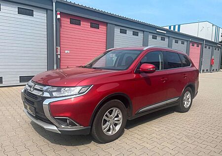 Mitsubishi Outlander SUV-Star 2WD 1Hand Kamera