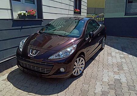 Peugeot 207 CC 120 VTi Black&White Edition
