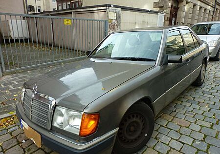 Mercedes-Benz E 200 E200