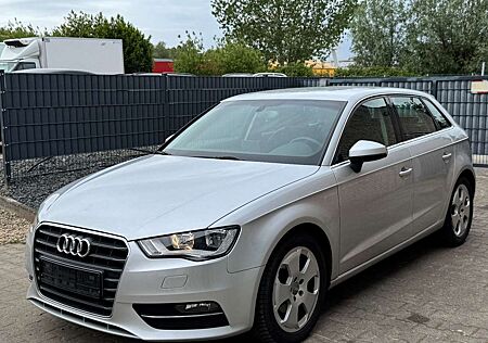 Audi A3 Sportback ambiente S-TRONIC|PDC|SHZ|PDC