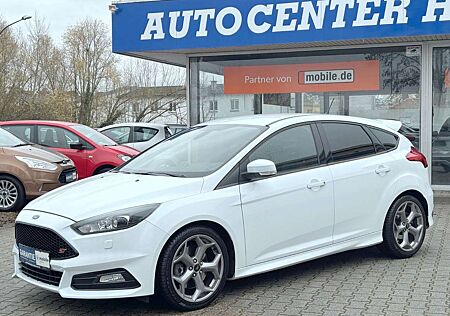 Ford Focus 2,0 EcoBoost ST Exklusiv-Paket Led.*RECARO