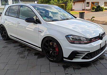 VW Golf GTI Volkswagen BlueMotion Technology DSG Clubsport