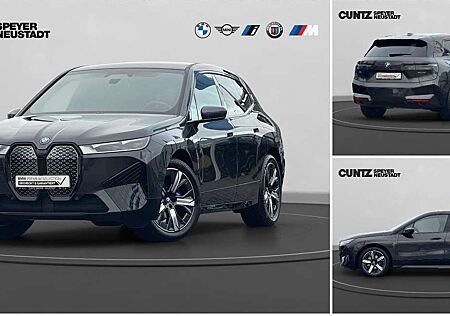 BMW iX xDrive40 Sportpaket Autobahnassist. Driving+Parkin