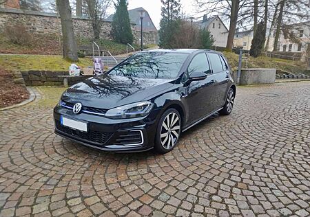 VW Golf GTE Volkswagen TÜV + Service NEU Allw. 18 Zoll Alu Virtual LED