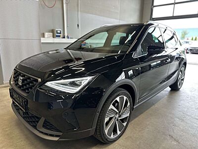 SEAT Arona 1,5TSI DSG FR 18´´AHK Alcant. Full LED NAV
