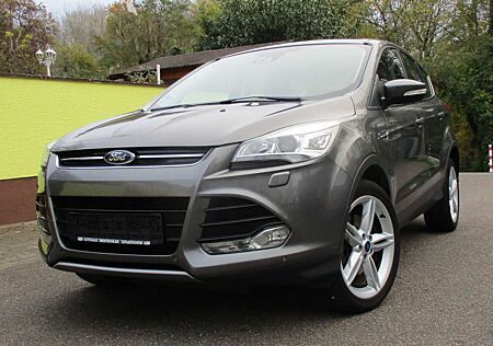 Ford Kuga Titanium,2.0 TDCi/4x4/Navi/Teilleder/El.Heckklappe