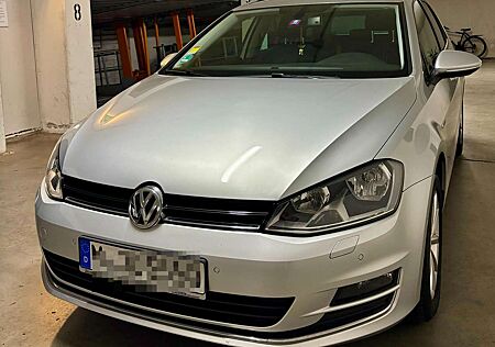 VW Golf Variant Volkswagen Golf VII Variant Diesel 1.6 TDI BlueMotion Technology Lounge