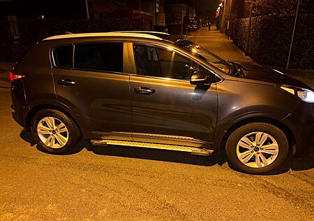 Kia Sportage 1.6 GDI 2WD Attract (MITZUSATZDETAILS)