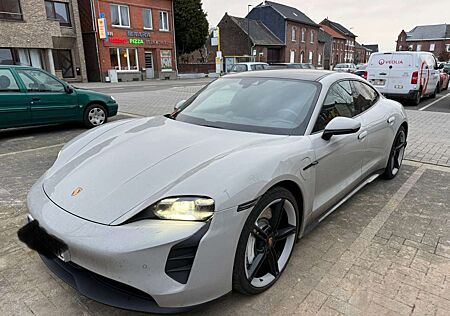 Porsche Taycan 4S Perf.Bat. doppelt bereift, approved