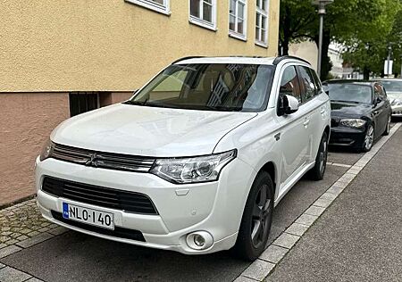 Mitsubishi Outlander 2.0 4WD Plug-In Hybrid