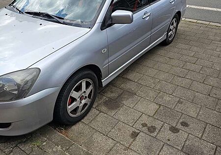 Mitsubishi Lancer 1.6 Comfort