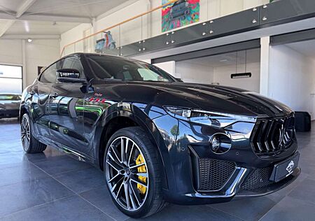 Maserati Levante Trofeo 3.8 V8 Facelift/Carbon/B&W/22'