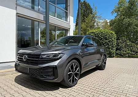 VW Touareg Volkswagen R-Line/ DYNAUDIO/ 22"/ AHK/ LUFT/ PANO