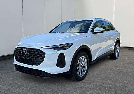 Audi Q5 Basis QUATTRO+AHK+NAVI+LED+SHZ+PDC TFSI Quattro...