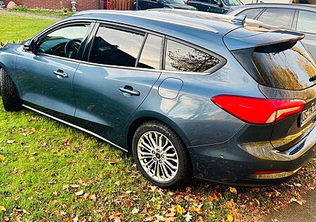 Ford Focus Turnier 1.0 EcoBoost TITANIUM
