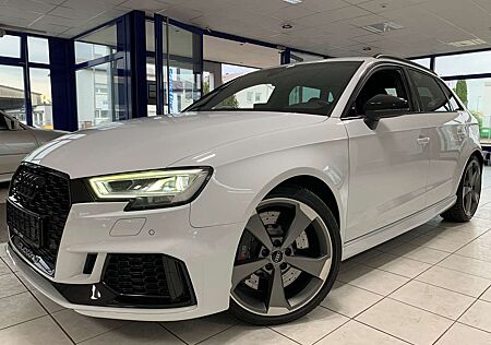 Audi RS3 2.5 TFSI quattro volldigitales Cockpit Vmax 280kmh