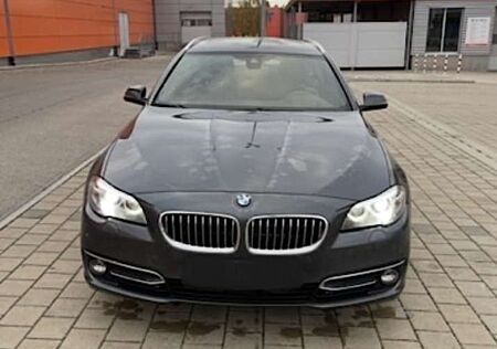 BMW 530d 530 xDrive Touring Aut. Luxury Line