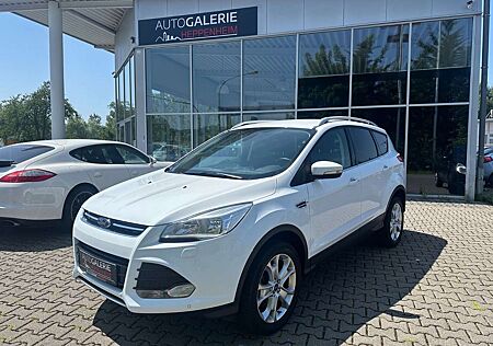 Ford Kuga Titanium 4x4/NAVI/R-KAM/TEMP/ALU/PDC/SHZ/AK