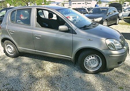 Toyota Yaris 1.3i Sol/ 1.HAND/ 4 trg/met+Klima+CD+ZV-Funk/m.TUV