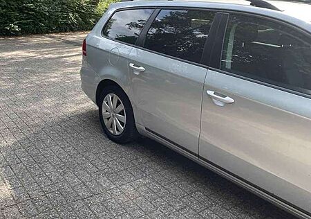 VW Passat Variant Volkswagen 2.0 TDI DSG BlueMotion Technology R-Line